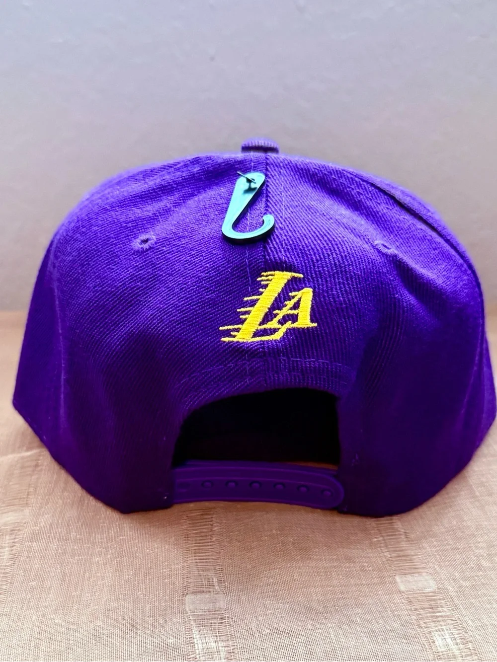 NWT Official LA Lakers SnapBack hat cap- Ultra Game Heat Wave Purple